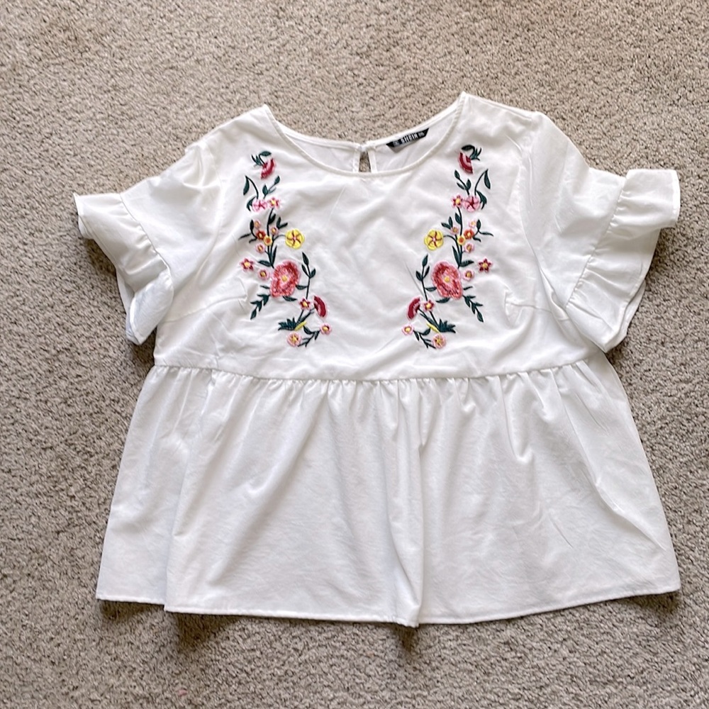 SHEIN Floral embroidered top